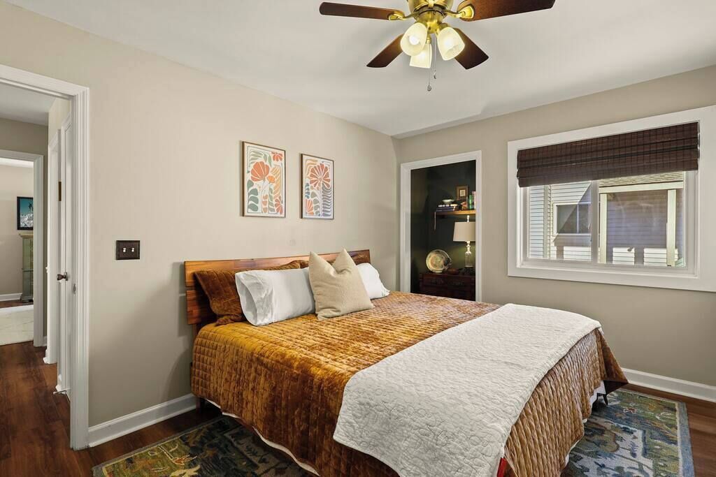 アイロン / アイロン台、WiFi (無料)、ベッドシーツ