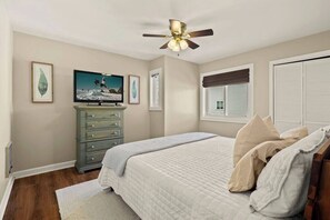 Planxa i posts de planxar, wifi gratuïta i roba de llit 