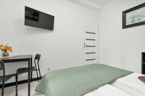 Bügeleisen/Bügelbrett, Reisekinderbett, WLAN, Bettwäsche