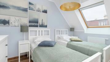 3 bedrooms, iron/ironing board, travel crib, WiFi