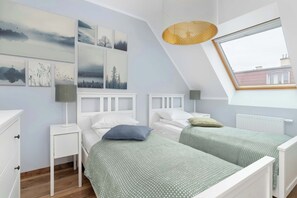 3 عدّة غرف نوم ومكواة/لوح كي وسرير سفر وواي فاي