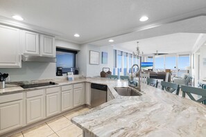 Interior - The Colonnades 701 by Liquid Life (Gulf Shores)
