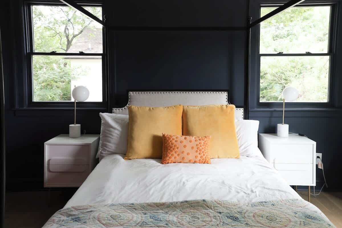 4 slaapkamers, een strijkplank/strijkijzer, gratis wifi, beddengoed