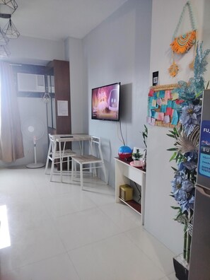 Condo, 1 Bedroom, Accessible, City View | Living room - Spacious Condo in Quezon City With City Views (Quezon City)