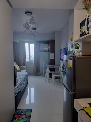 Huoneisto, 1 makuuhuone, esteetön, kaupunkinäköala | Olohuone