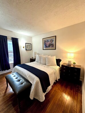 2 bedrooms, iron/ironing board, Internet, bed sheets