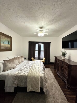 2 habitaciones, tabla de planchar con plancha, internet y ropa de cama 