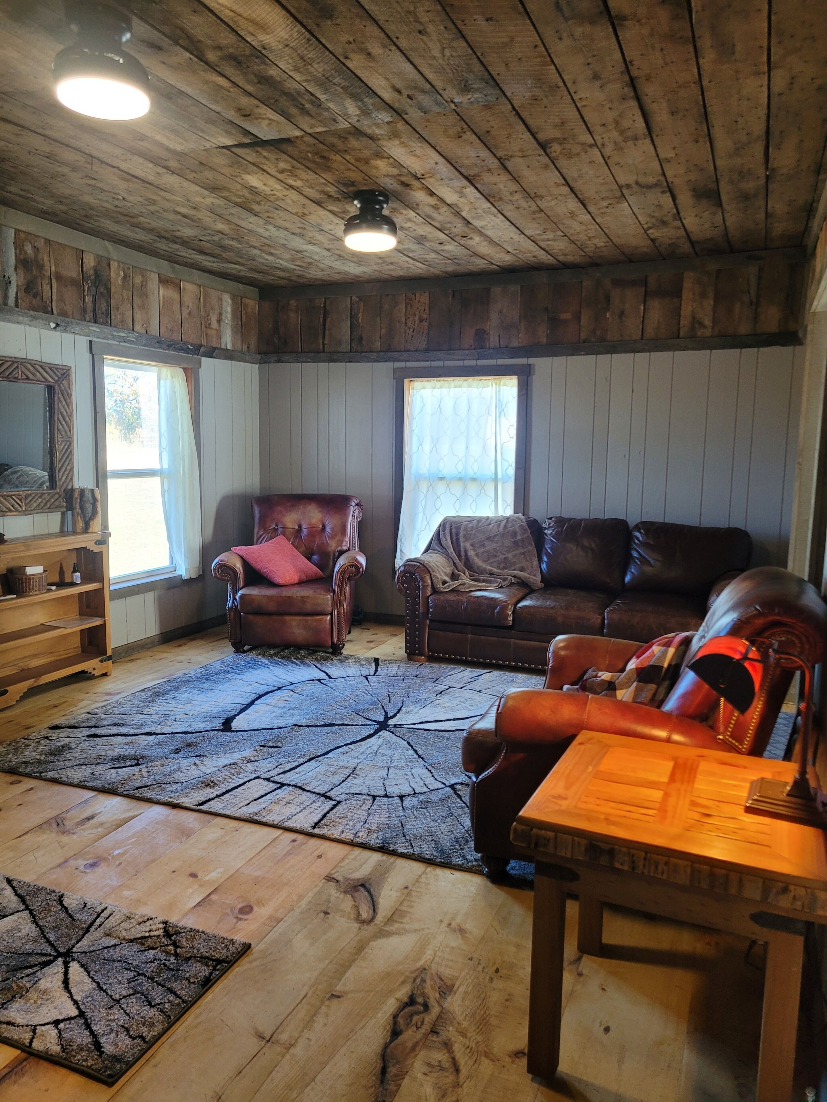 Televisie en een open haard