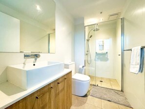 Douche, séchoir à cheveux