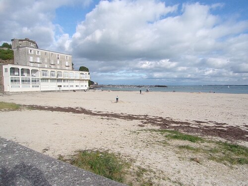 Saint Cast le-Guildo, Brittany Sleeps 5 Direct Beach Access Newly Renovated