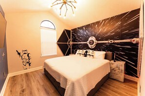 3 bedrooms, iron/ironing board, WiFi, bed sheets - Themed 3BR Pool Retreat Near Disney Magic (Davenport)