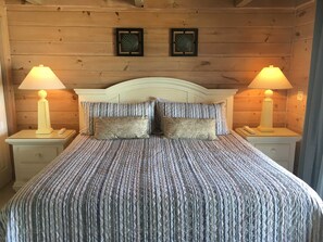 4 bedrooms, iron/ironing board, WiFi, bed sheets - Beachwalk 20, Steps to the Beach, Outdoor Pool (Ocean City)