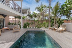 Pool - Villa Kaia (oyster pond)