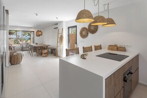 Dining - Villa Kaia (oyster pond)