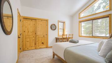 3 Schlafzimmer, Bügeleisen/Bügelbrett, Reisekinderbett, WLAN