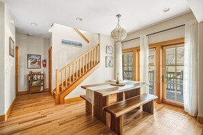 Dining - Pine Haven Retreat | Walk to Downtown & Pool (Sisters)