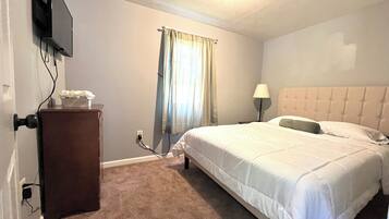 Iron/ironing board, Internet, bed sheets