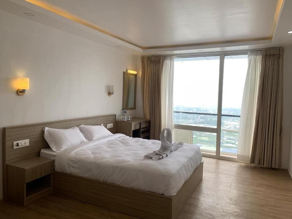 Desk, laptop workspace, free WiFi