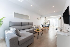 Smart TV - Apartment in Malaga with terrace (Malaga)