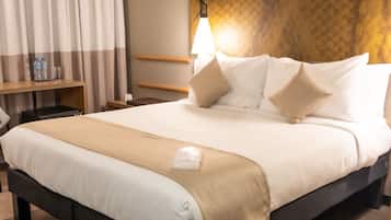 Chambre Double Classique, vue ville | Espace de travail pour ordinateur portable, Wi-Fi gratuit