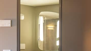 Serviettes fournies, savon, shampoing