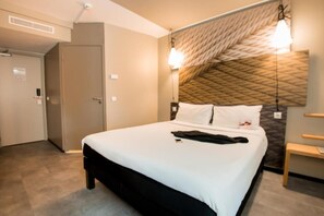 مساحة عمل للكمبيوتر المحمول وواي فاي مجانًا