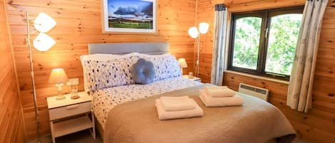 2 室のベッドルーム、客室ごとに異なる装飾、客室ごとに異なるインテリア、WiFi (無料)