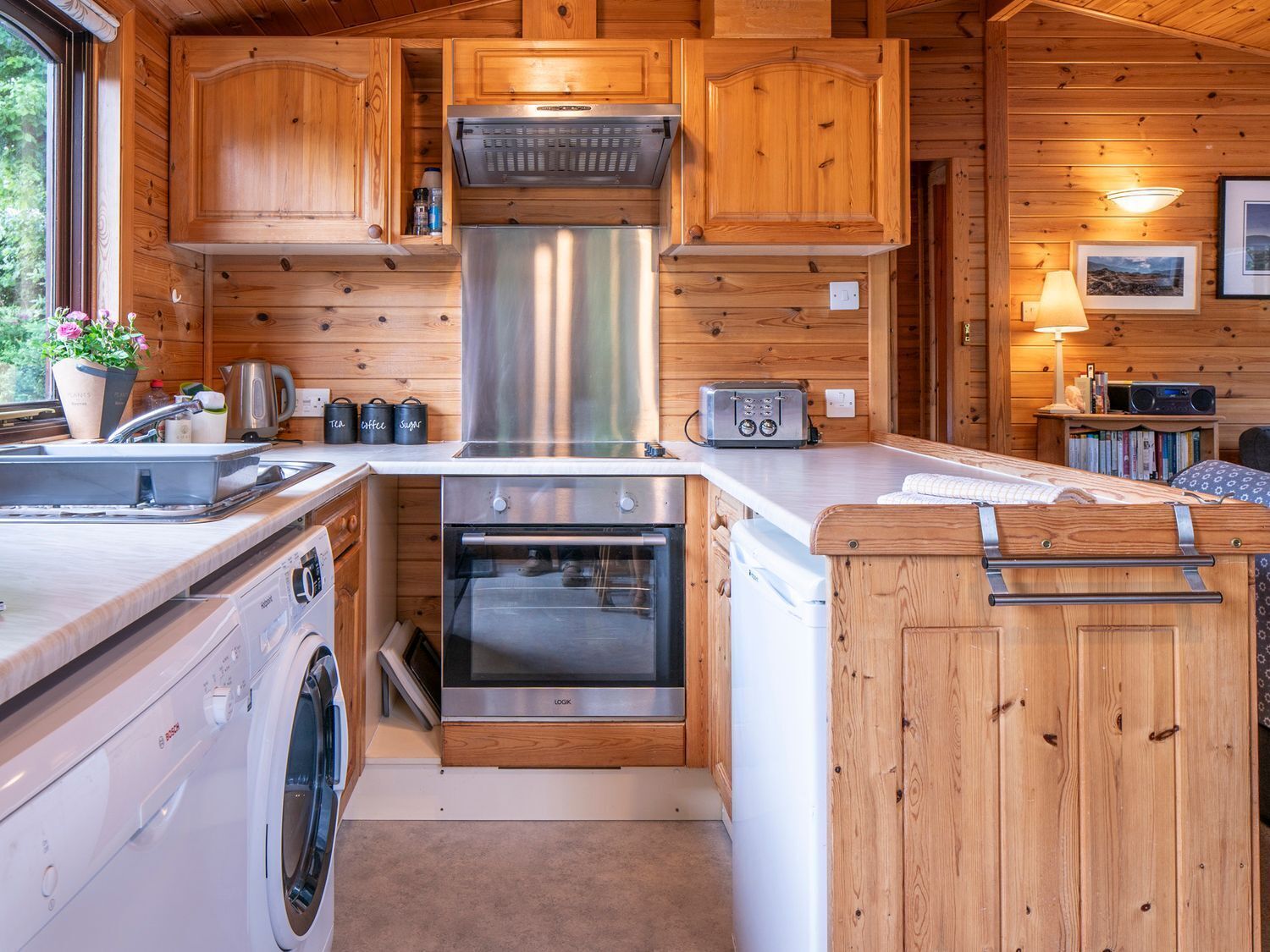 Dishwasher, cookware/dishes/utensils
