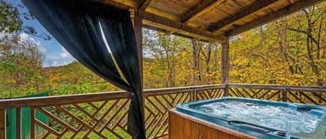 Tina de hidromasaje al aire libre