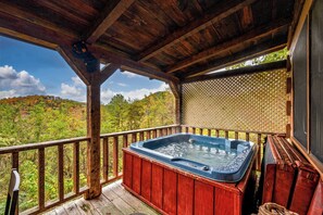 Outdoor spa tub - Hot Tub, Pool Table, Fireplace, Views, Relax! (Sevierville)