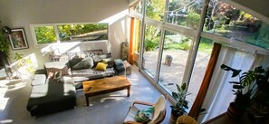 Living area - Atypical house in a green setting only 20 minutes from Nice (Contes)