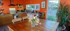 Private kitchen - Atypical house in a green setting only 20 minutes from Nice (Contes)