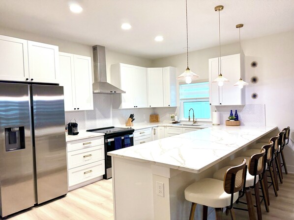 Fridge, microwave, oven, stovetop - Brand New Coastal Escape 3-bedroom house, 1 mile from historic St. Augustine (St. Augustine)