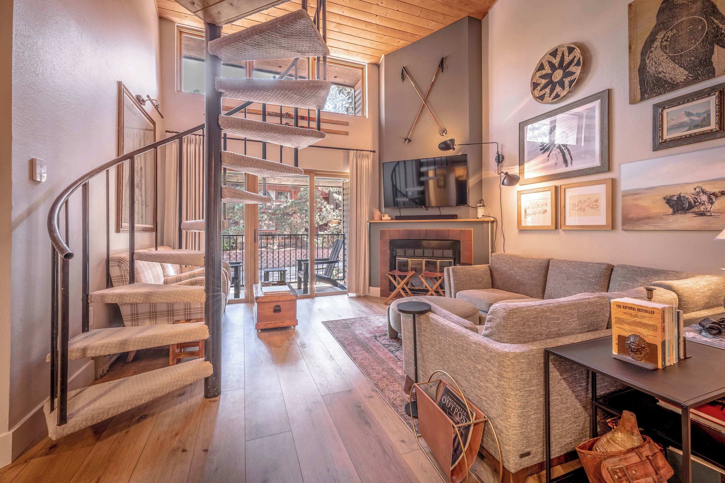 Télévision, chaîne hi-fi, espaces bureaux