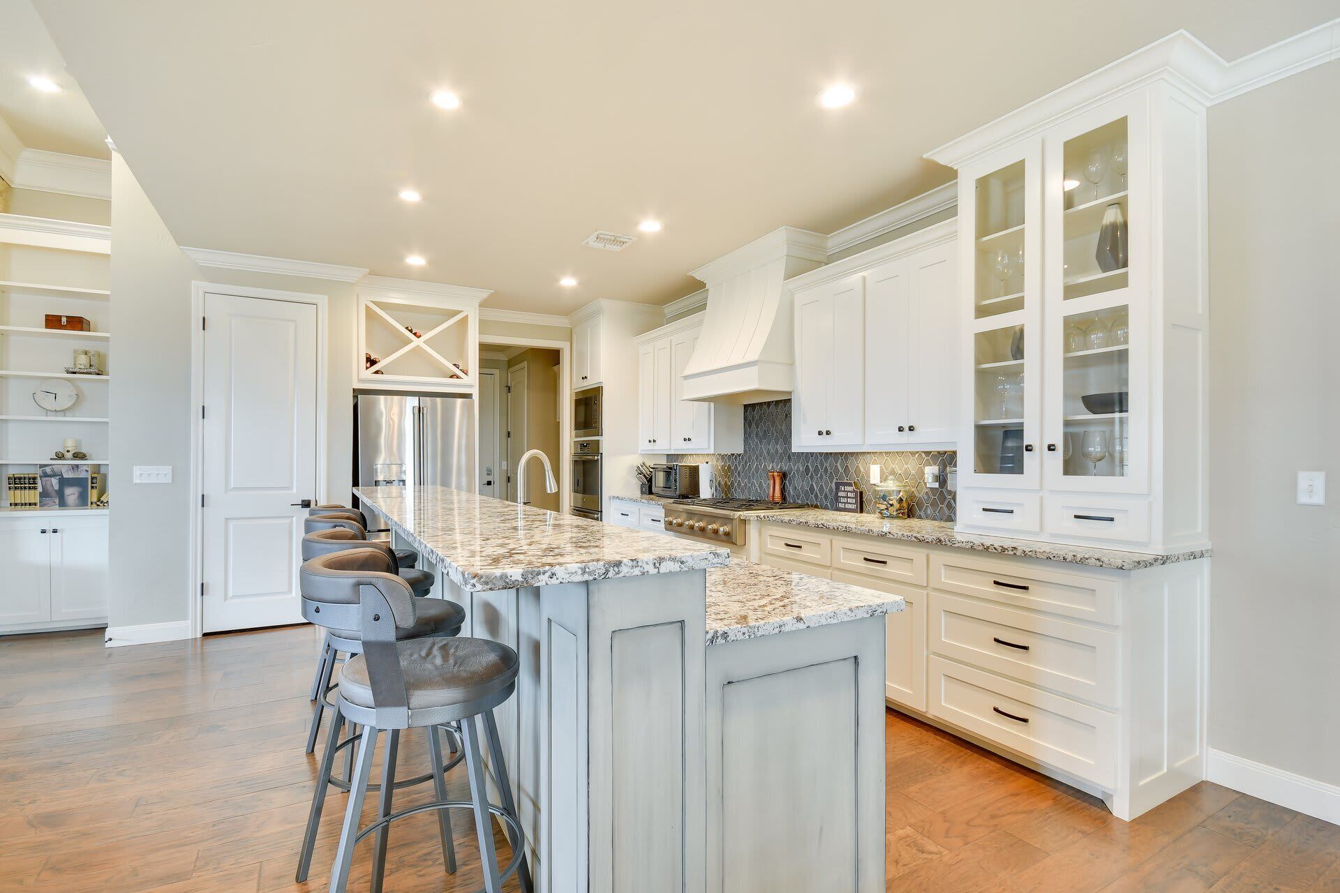 Frigorífic, microones, forn i placa de cuina 