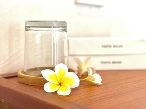 Shower, hair dryer, towels, soap - The Lebah Kelingking Villa (Penida Island)