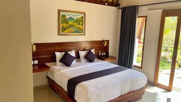 Habitación Deluxe doble, vistas a la piscina | Escritorio, cortinas opacas, sistema de insonorización y wifi gratis