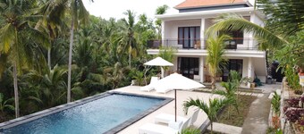 The Lebah Kelingking Villa