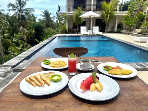 Breakfast meal - The Lebah Kelingking Villa (Penida Island)