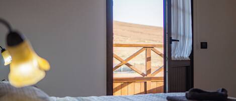 Tabla de planchar con plancha, Internet, ropa de cama