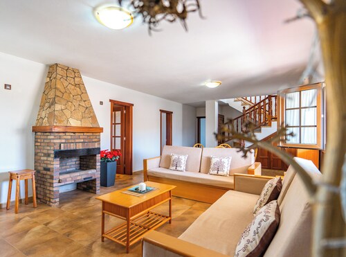 Villa Tebeto with spectacular Sunsets and Sacred Mountain views