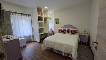 Kamar Double, pemandangan kebun | Meja kerja dan Wi-Fi gratis