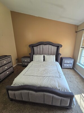 4 bedrooms, iron/ironing board, WiFi