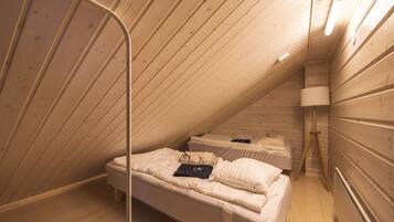 5 bedrooms, desk, iron/ironing board, WiFi