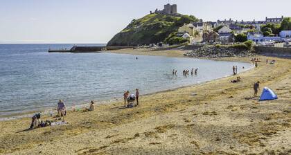 Stabl Criccieth - sleeps 2 guests in 1 bedroom
