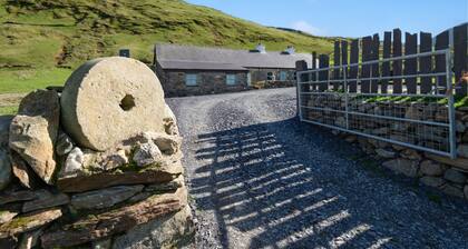 Helfa - sleeps 14 guests in 3 bedrooms