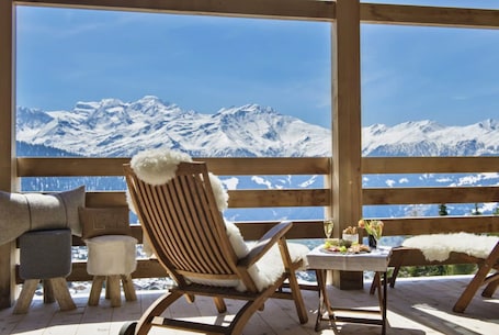 Property grounds. CHALET ARGENT - Four Bedroom Chalet, Sleeps 8