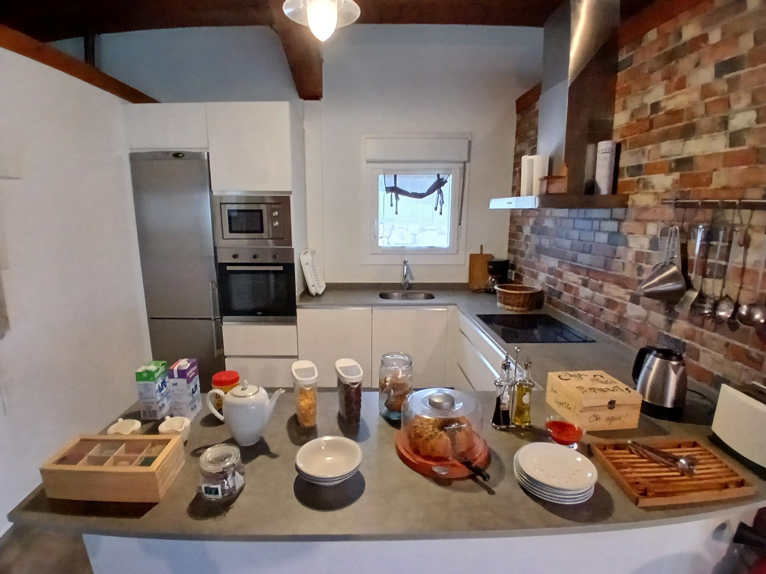 Petit déjeuner en semaine (13 EUR par personne)