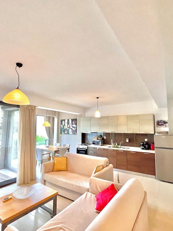 Villa Deluxe | Aire de séjour | Téléviseur