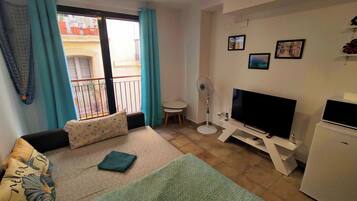 1 slaapkamer, een strijkplank/strijkijzer, gratis wifi, beddengoed